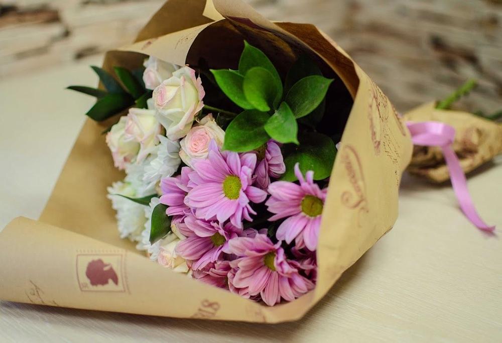 Букет цветов из: Розы и Хризантемы в Зырянском