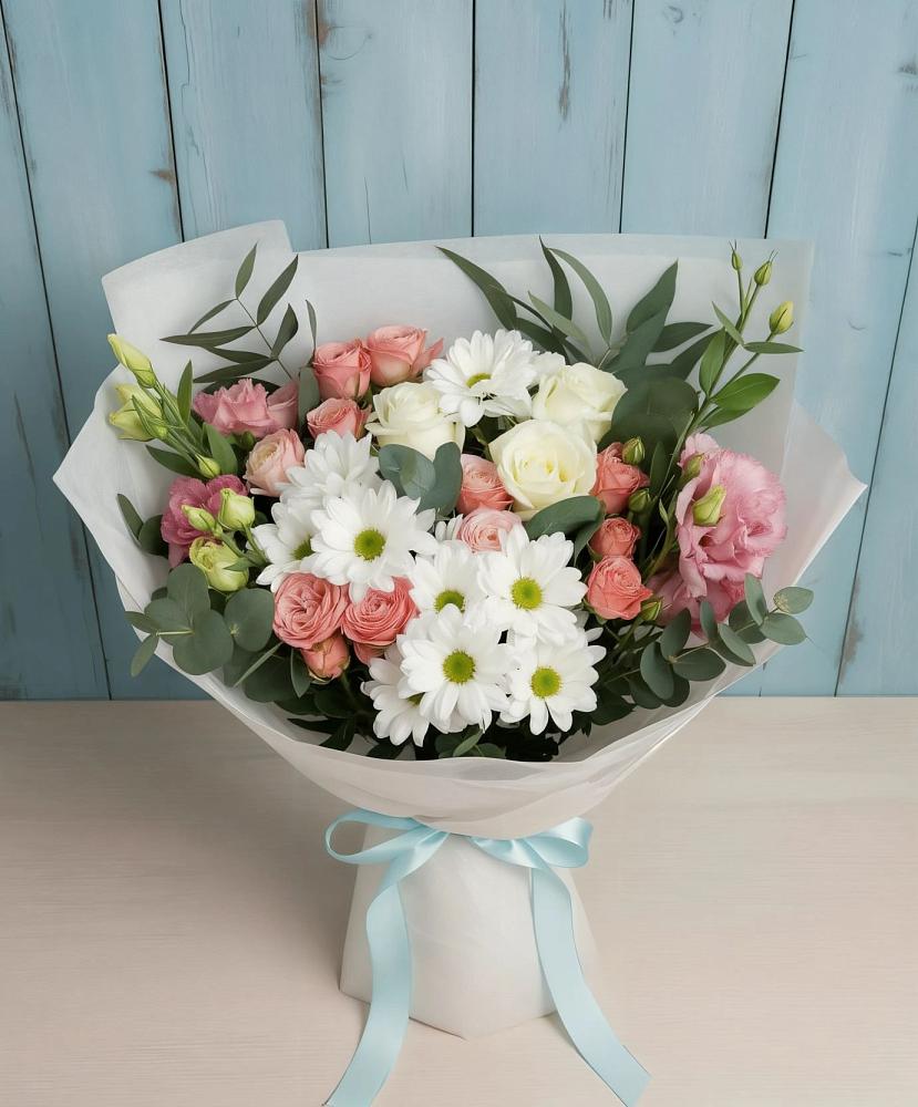 Букет цветов из: Розы, Лизиантусы и Хризантемы в Зырянском