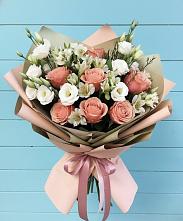 Букет цветов из:  Розы, Альстромерии и Лизиантусы в Зырянском