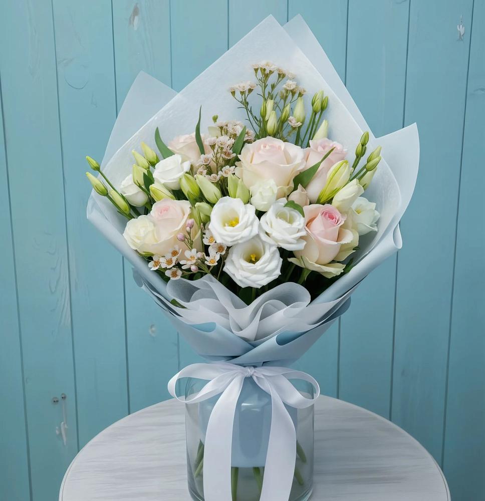 Букет цветов из: Розы и Лизиантусы в Зырянском