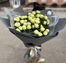 Букет Белые кустовые розы Солинеро в Зырянском