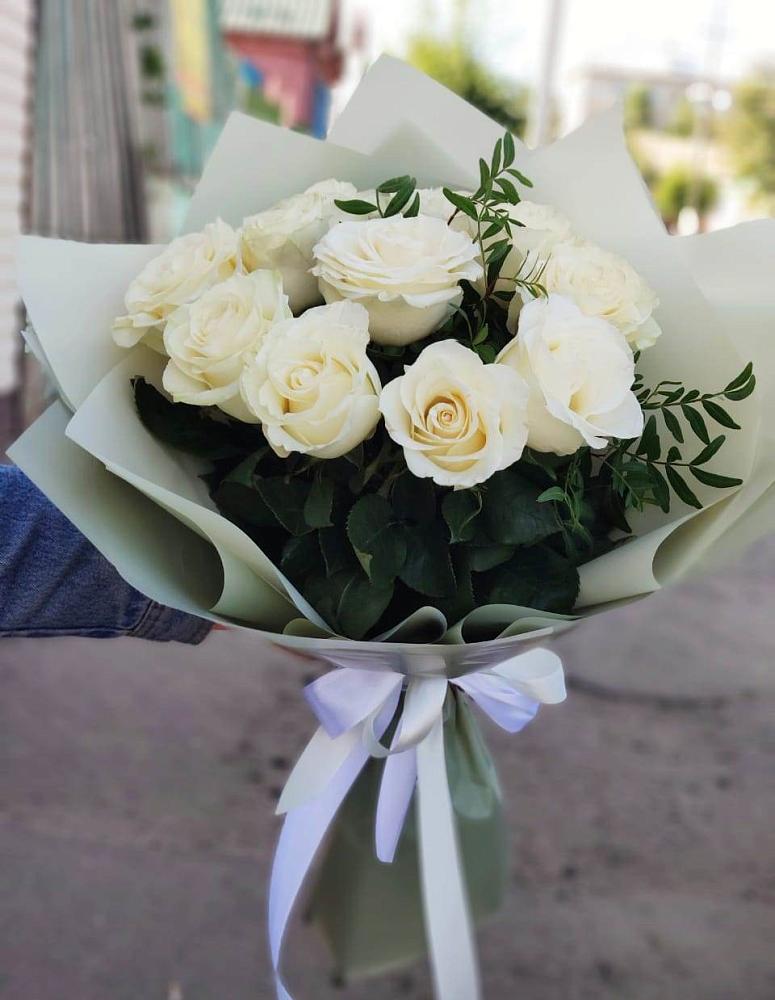 Букет Белые розы Проуд в Зырянском