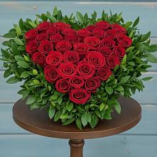 Цветочная композиция из Розы в виде сердца в Зырянском