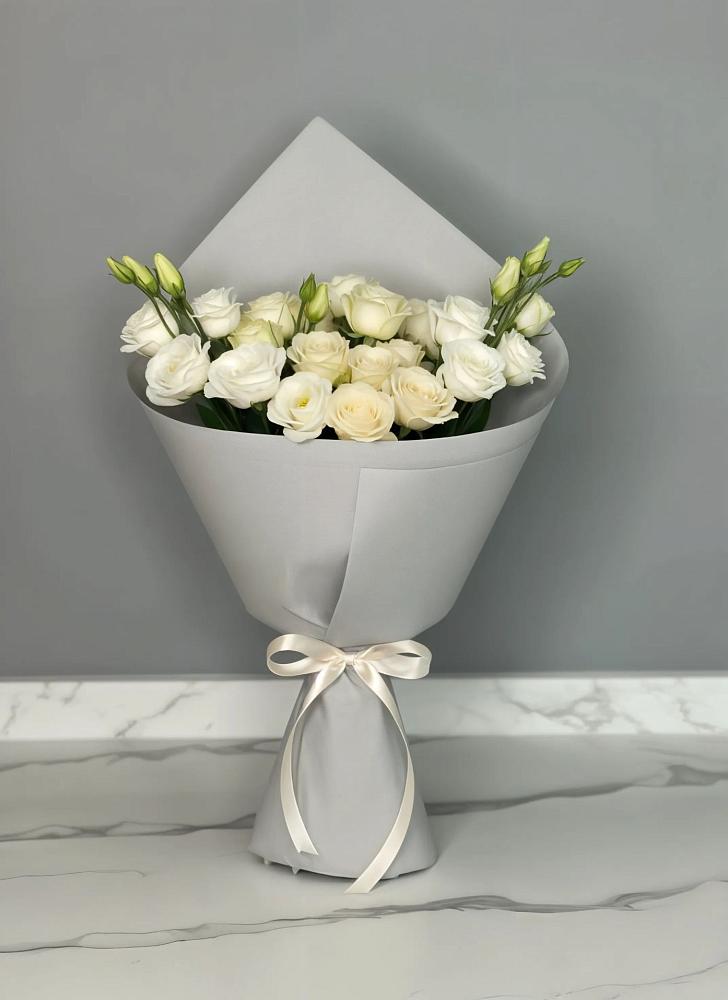 Букет цветов из: Розы и Лизиантусы в Зырянском