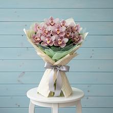 Букет цветов из:  Орхидеи и Розы в Зырянском