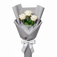 Букет 3 белые розы в Зырянском
