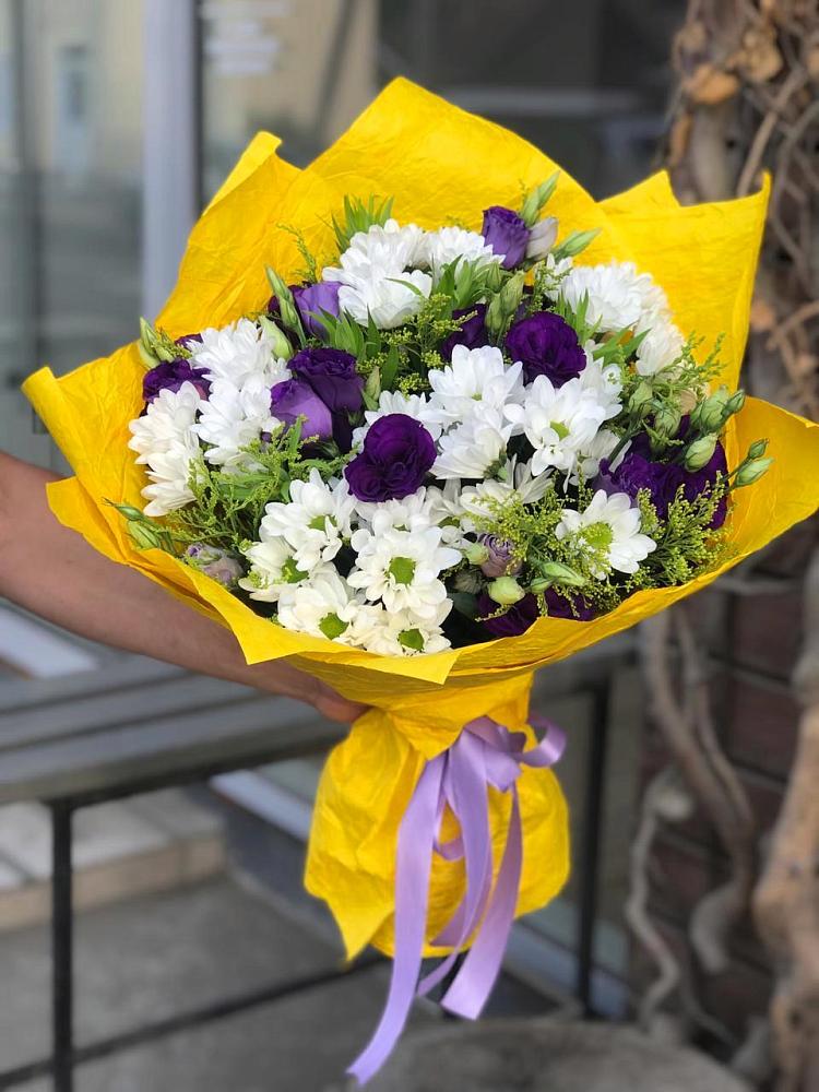Букет цветов из: Ирисы, Хризантемы и Ромашки в Зырянском