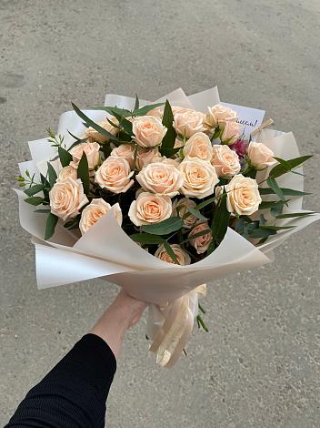 Букет Кремовые розы Латте в Зырянском