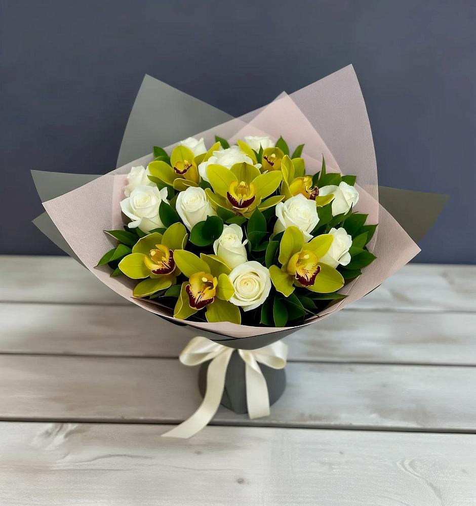 Букет цветов из: Орхидеи и Розы в Зырянском