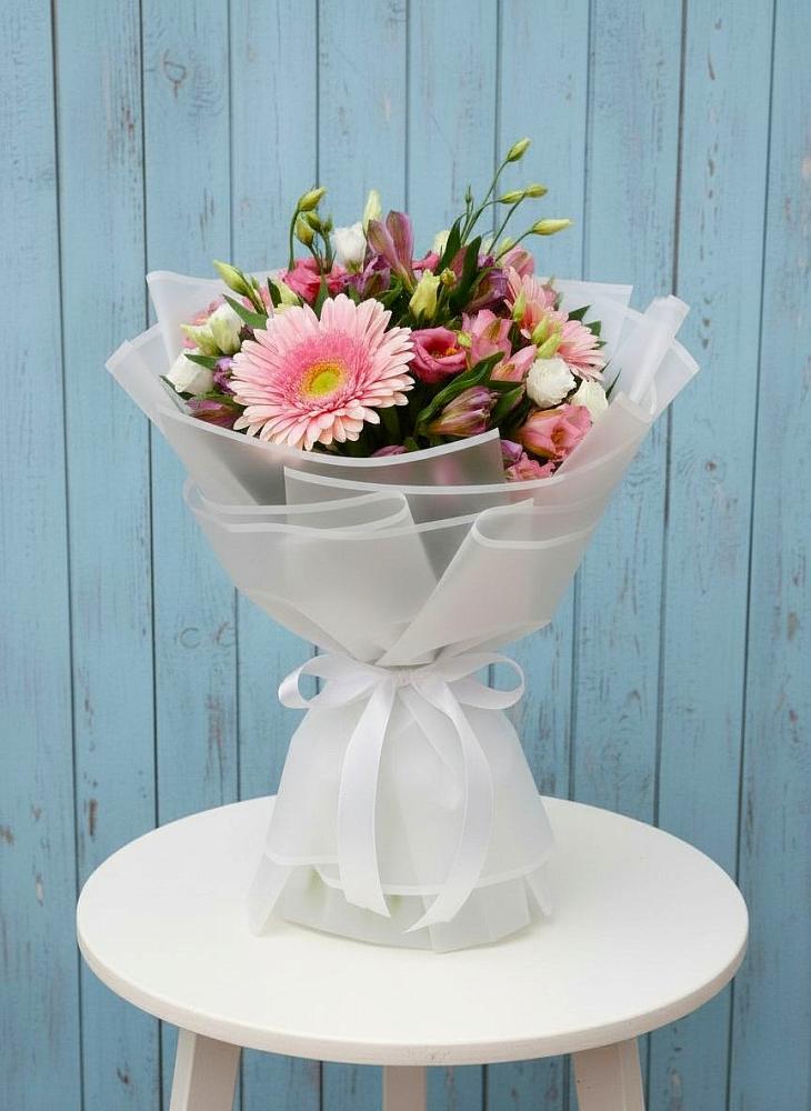 Букет цветов из: Герберы, Альстромерии и Лизиантусы в Зырянском