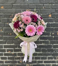 Букет цветов из:  Герберы и Хризантемы #REPLACE_PRED# Зырянском