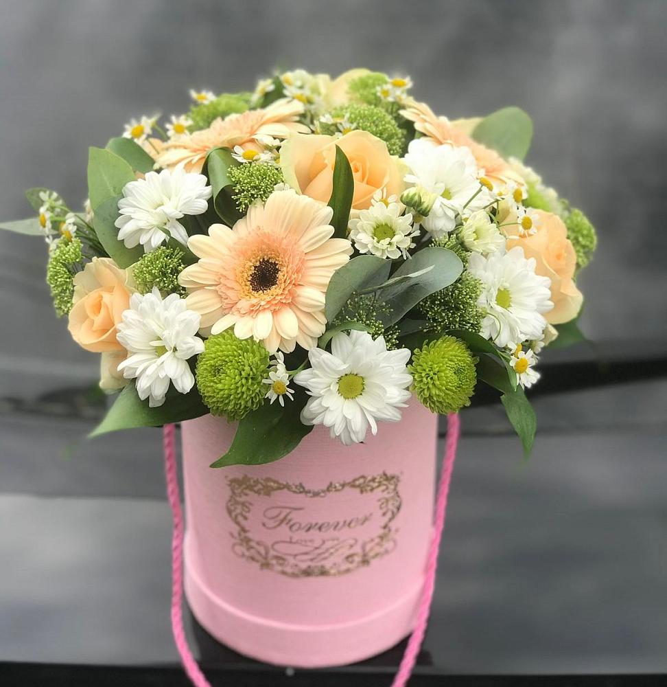 Цветочная композиция из Розы, Герберы и Хризантемы в шляпной коробке в Зырянском