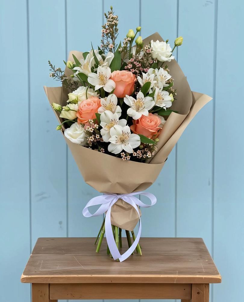 Букет цветов из: Альстромерии, Лизиантусы, Розы и Хризантемы в Зырянском