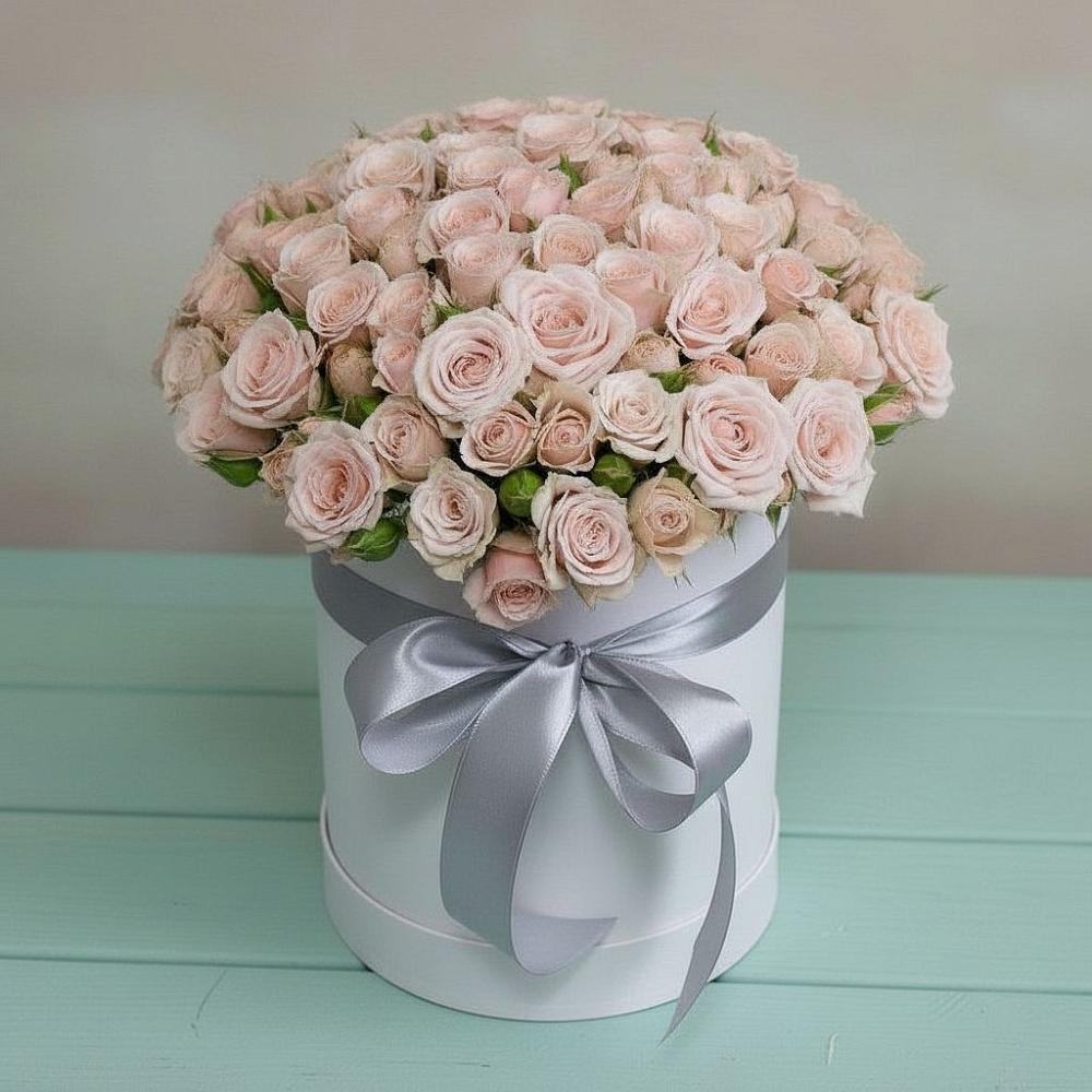 Цветочная композиция из Розы в шляпной коробке в Зырянском